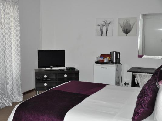 Loerie Lodge Guest House - 250218
