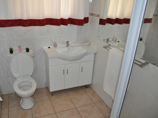 Loerie Lodge Guest House - 250227