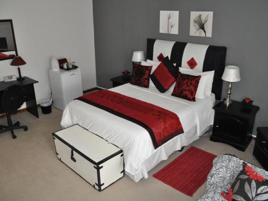 Loerie Lodge Guest House - 250230