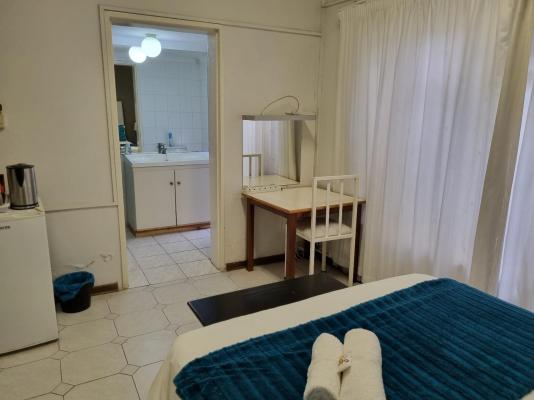 Loerie Lodge Guest House - 250236