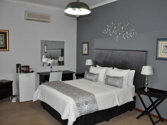 Loerie Lodge Guest House - 250240
