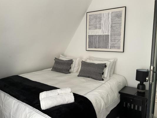 Ericka's Luxurious Guesthouse - 250504