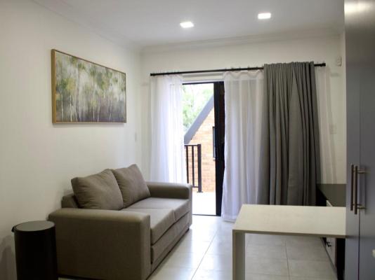 Ericka's Luxurious Guesthouse - 250512
