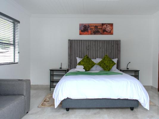 Hospital View Guesthouse - 250574