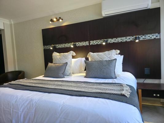 Promenade Place Nelspruit - 250599