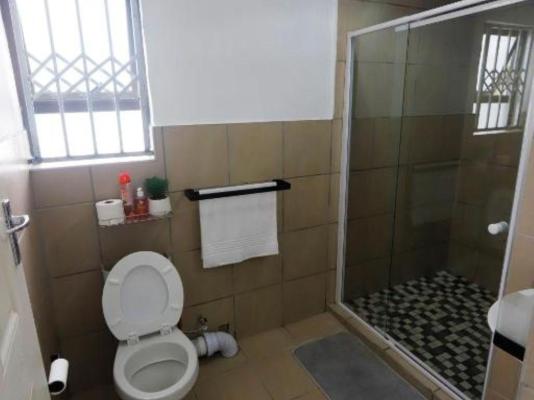 Room image 4