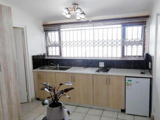 Room image 3