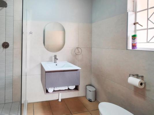 Room image 1