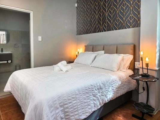 Room image 4