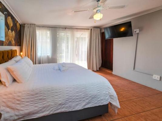Room image 4