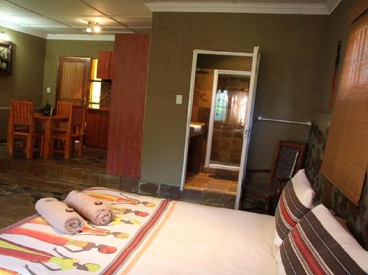 Emahlathini Guest Farm - 250720