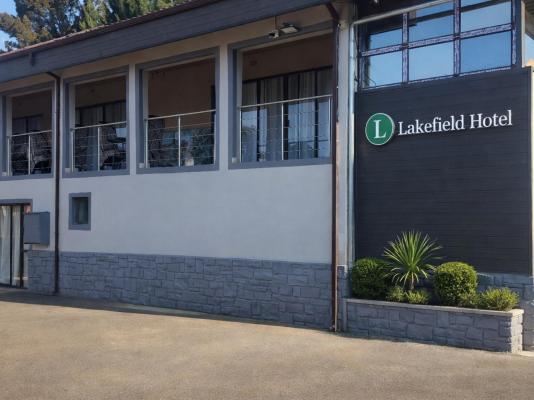 Lakefield Hotel - 250970