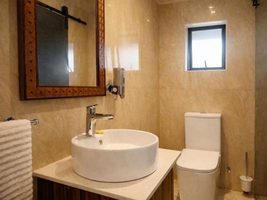 Lakefield Hotel - 250989