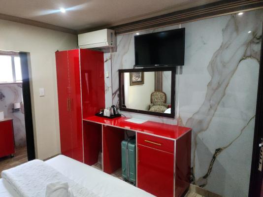 Room image 5