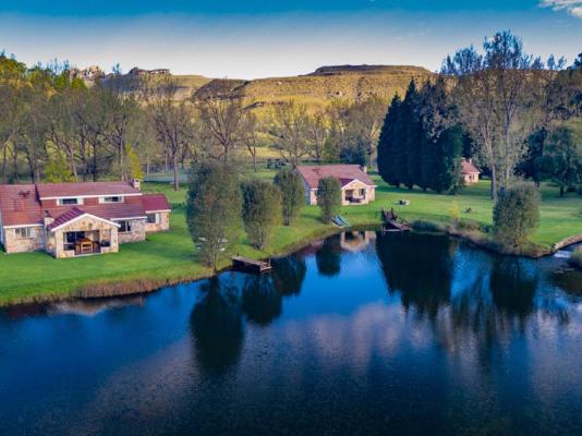 Lake Naverone - 251216