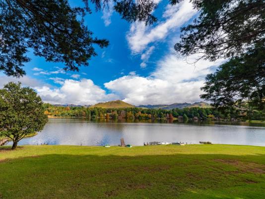 Lake Naverone - 251256