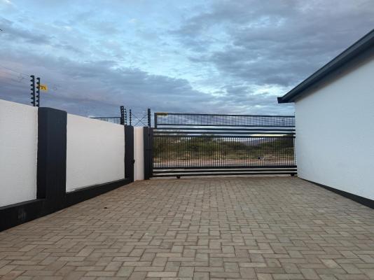 Deluxe Nest Windhoek - 251378