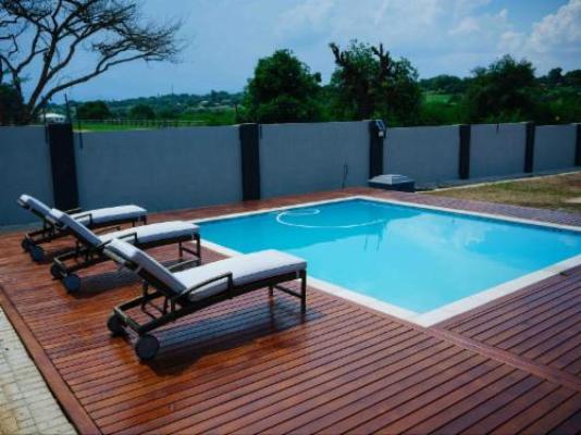 Atimangeni Bush Guest House - Swimming pool