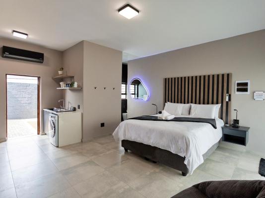 Grey Luxury Accommodation Langebaan - 251948