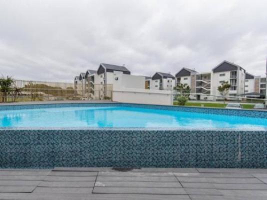 GQ Short Stays - Swimming pool