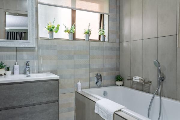 Sunrock Guesthouse - 252167