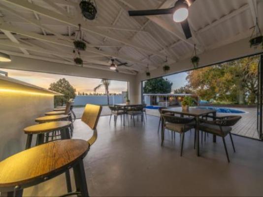 Luxcape Leo Sky Farm - Dining area