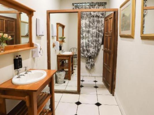 Nottingham Road Hotel - Bathroom