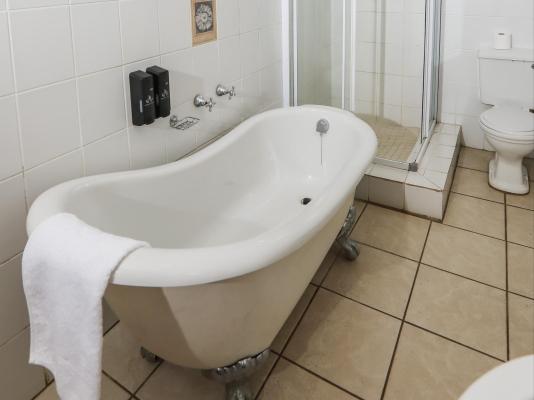 Room image 4