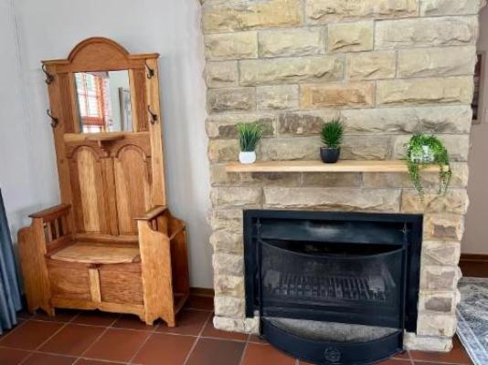 Mesnard @ Gino 6 - Living Room