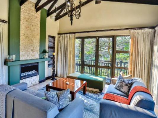 7 Lemonwood At Zimbali Luxury Villa - Communal lounge/ TV room