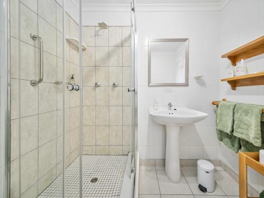 Room 2 Bathroom