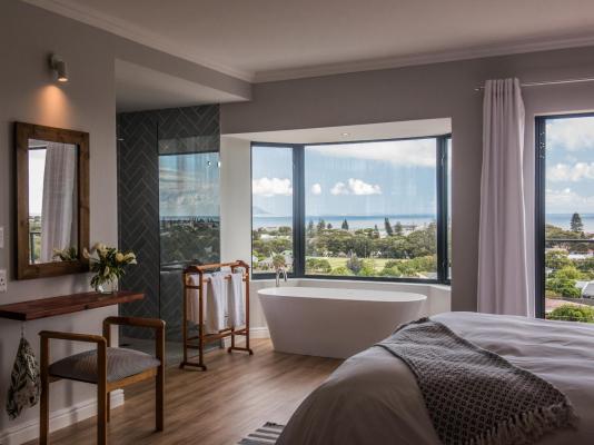 Room image 4