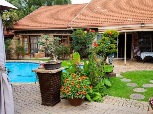 Aark Guest Lodge - 253063