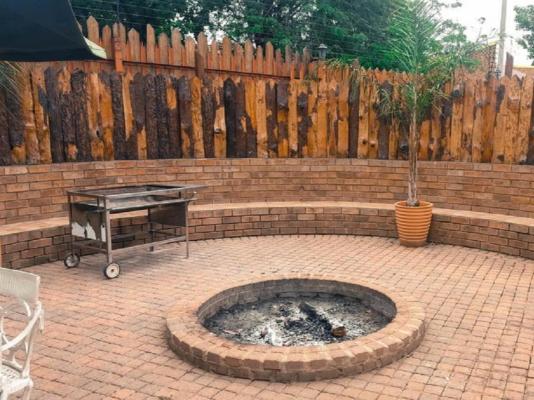 Aark Guest Lodge - 253070