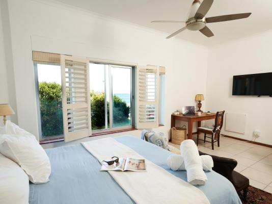 Room image 3
