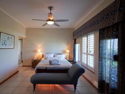 Room image 4