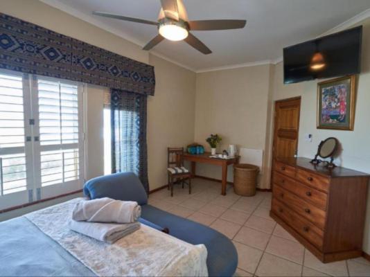 Room image 5