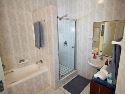 Room image 1