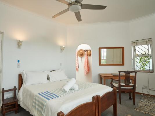 Room image 4