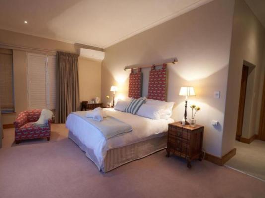 Room image 4