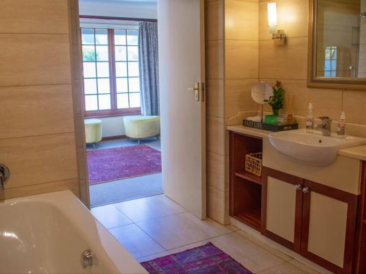5 Seasons Guest House - 253520