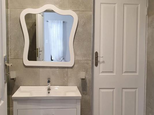 Room image 1