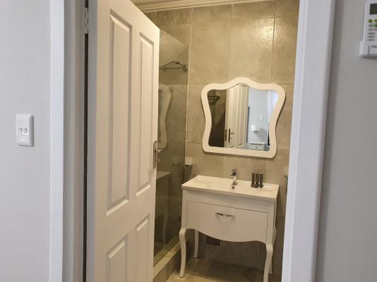 Room image 2