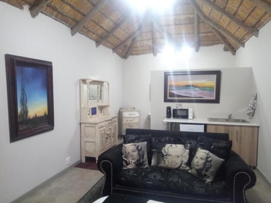 Loch Athlone Overnight Accommodation - 253733