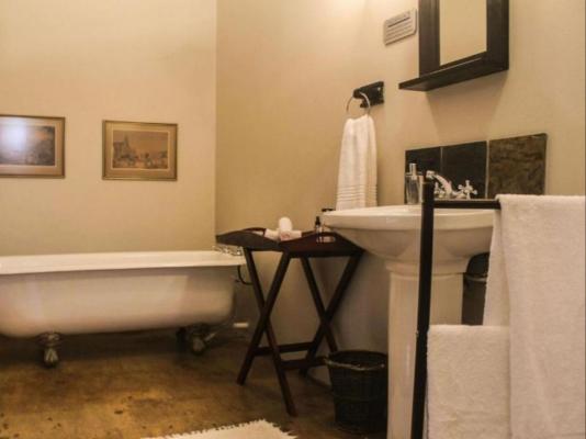 Room image 3