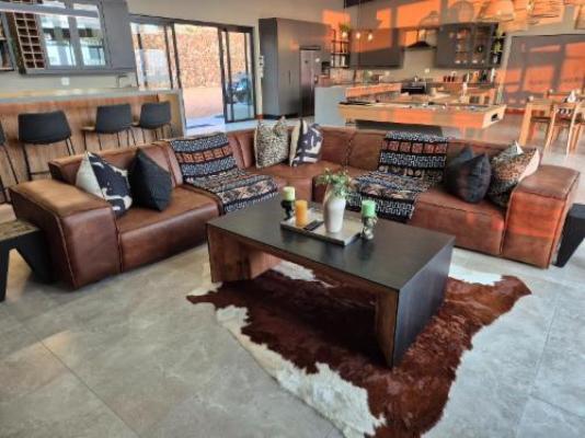Vula Valla Game & Safaris - Communal lounge/ TV room