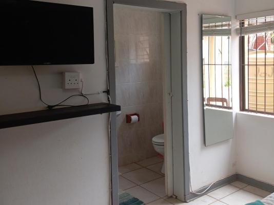 Room image 4