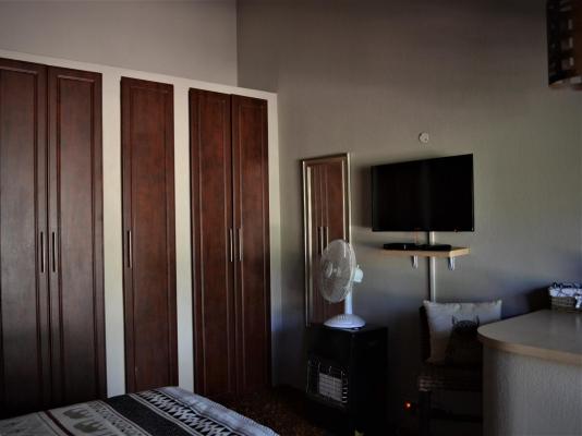 Room image 30