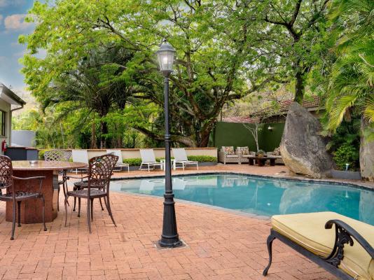 La Roca Guest House - 254468