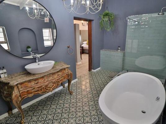La Roca Guest House - 254484